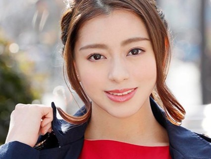 「みんなに見られてる…♡」デカパイ可愛い美女をナンパしてSEX