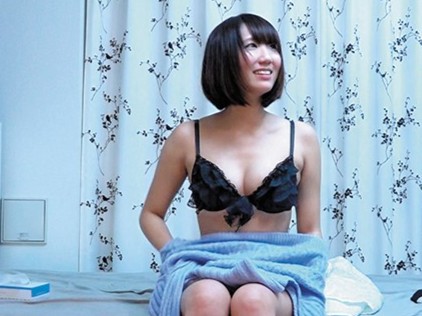 デカパイ清楚系お姉さんを連れ込みハメ撮りえっち