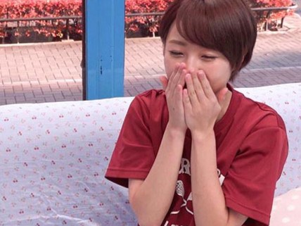 可愛らしい美少女がおっぱい揺らしてエッチ！エッチな応援がたまらない、悶絶セックス！