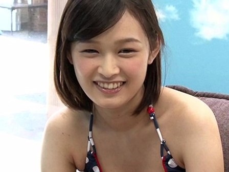 ＜水着＞水着からこぼれる美乳がたまらない、夏のエロ夜！