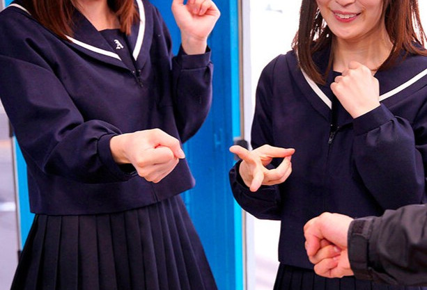 エッチなゲームに挑戦♡ウブな女の子が恥じらいながら感じまくる姿が超かわいい！